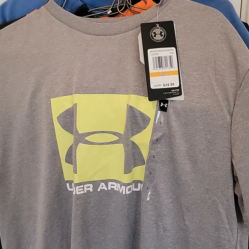 Mens small under Armour shirt - Picture 2 of 2